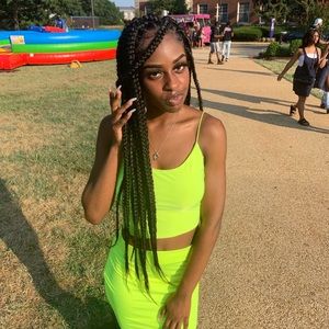 Meet your Posher, Leanne